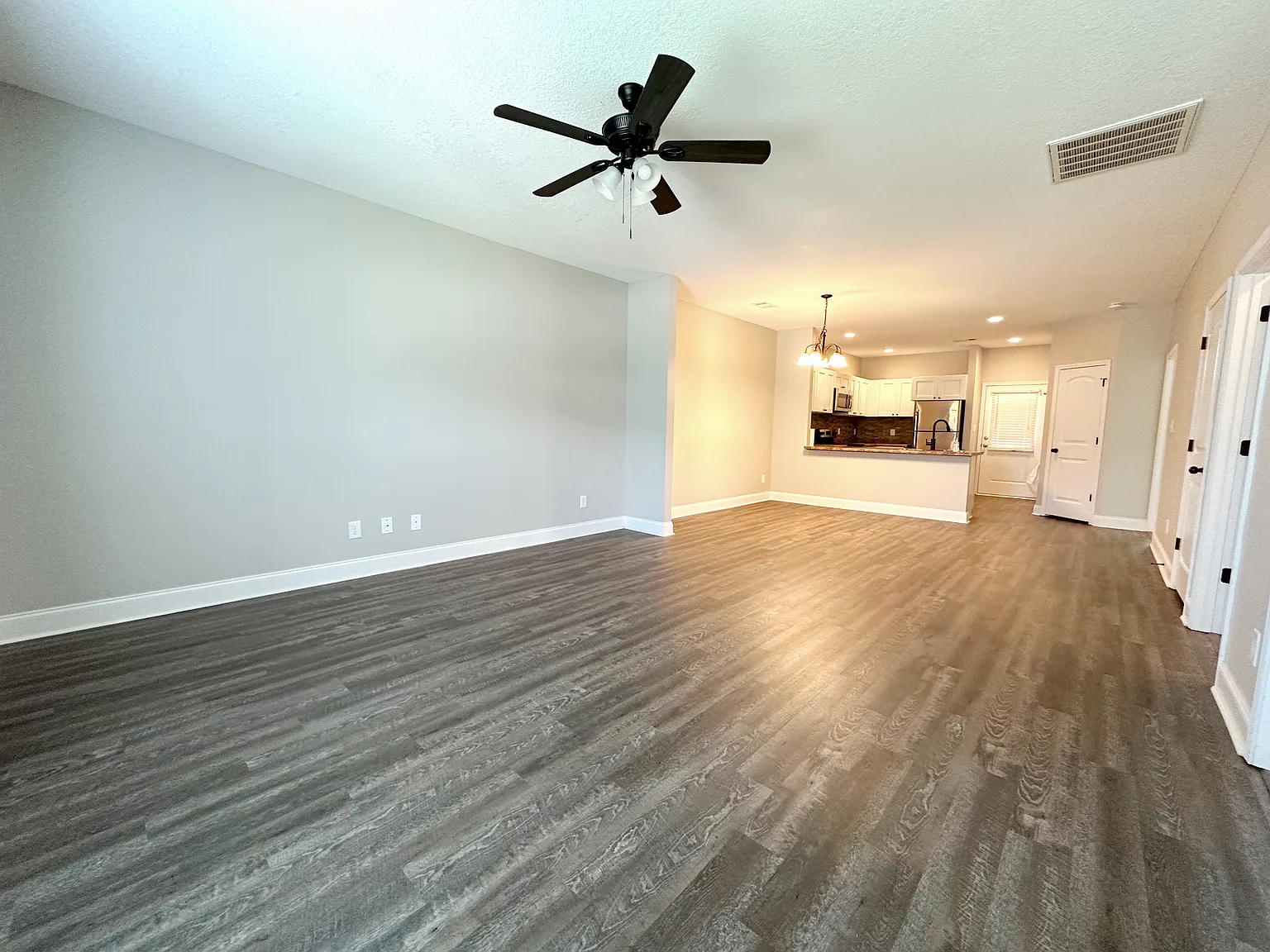2 bed, 1320 sqft, $1,495 — Photo 2