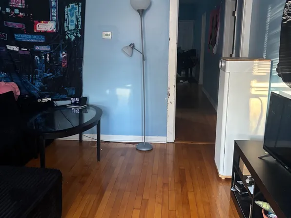 (undisclosed Address), Chicago, IL 60617