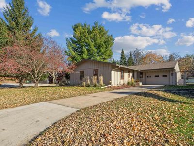 110 Crescent Ave, Decorah, IA, 52101