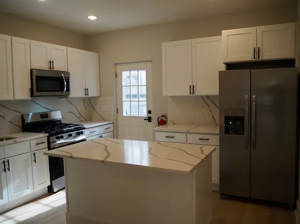 1205 Hillside Place image 1 of 20