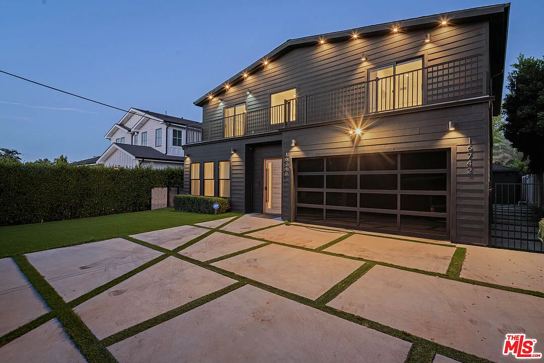 5 bed, 6.5 bath, 3610 sqft, $17,995 — Photo 3