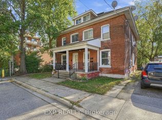11 Hart St, Brantford, ON N3T3S9