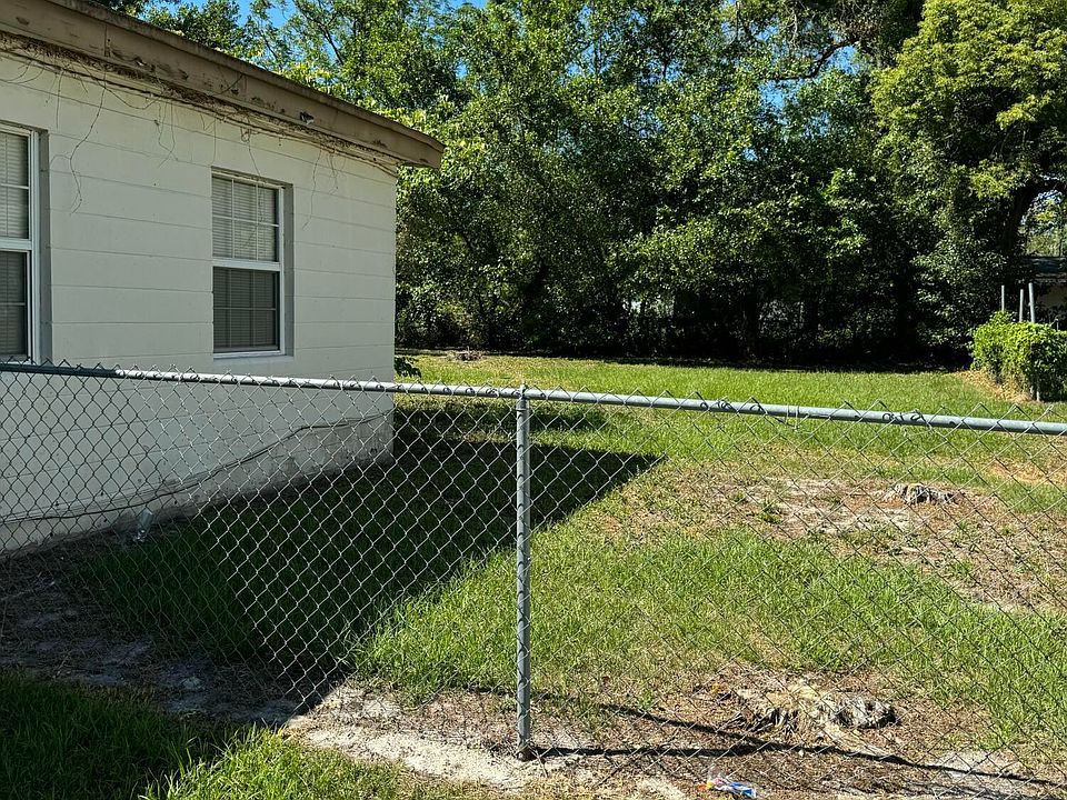 2nd image of 1641 WOFFORD Avenue