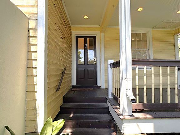 3rd image of 808 Dauphin St #C