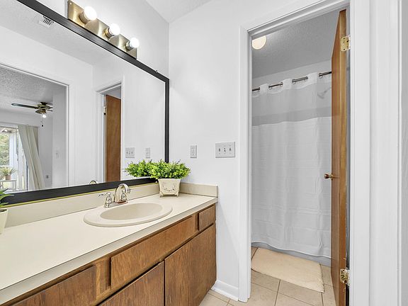 5th image of 1503 Green Acres Blvd Unit C