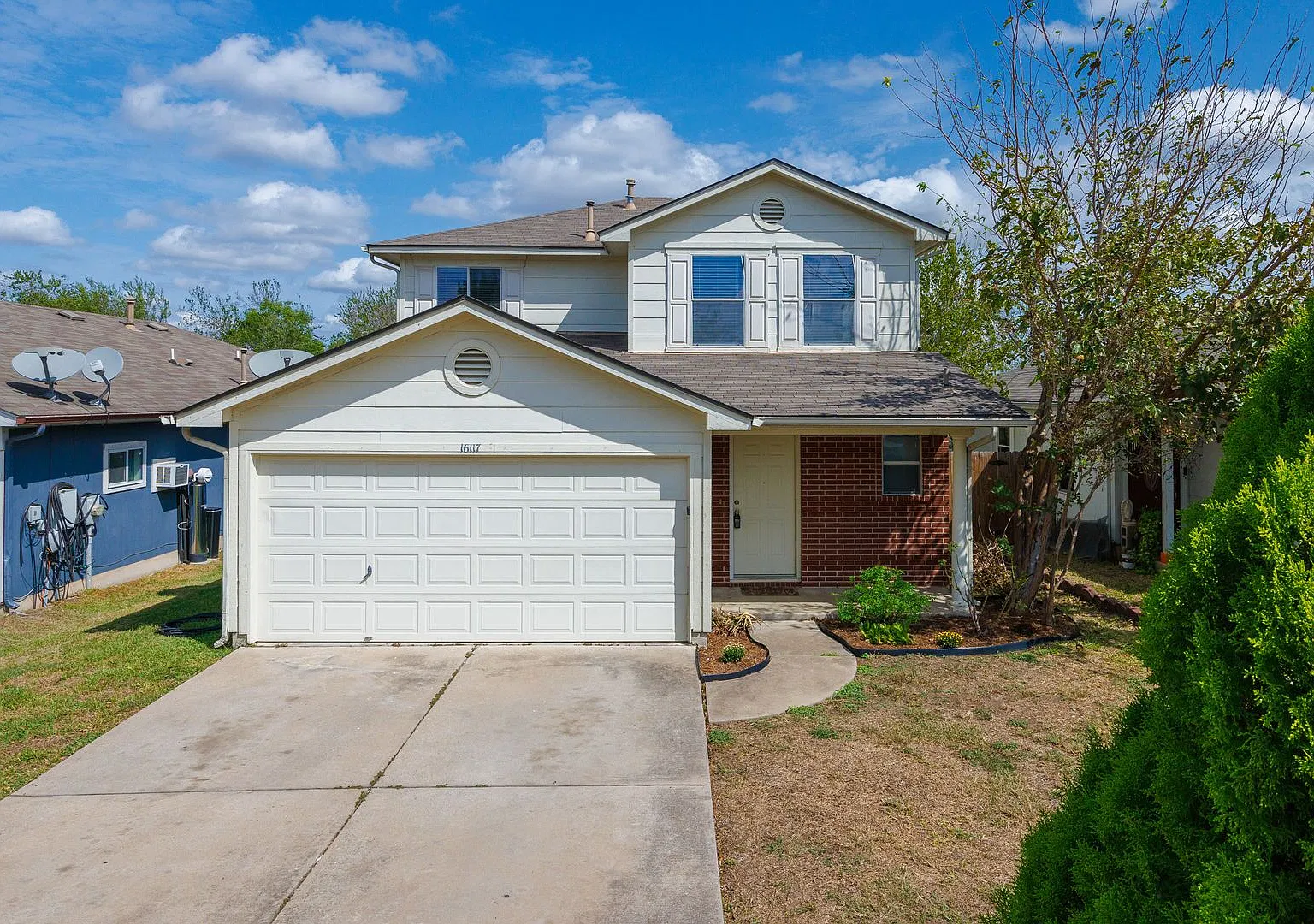 Beautifully Updated 4-Bedroom Home in Manor | Brand-New Flooring & Appliances + Large Private Yard! — Photo 1