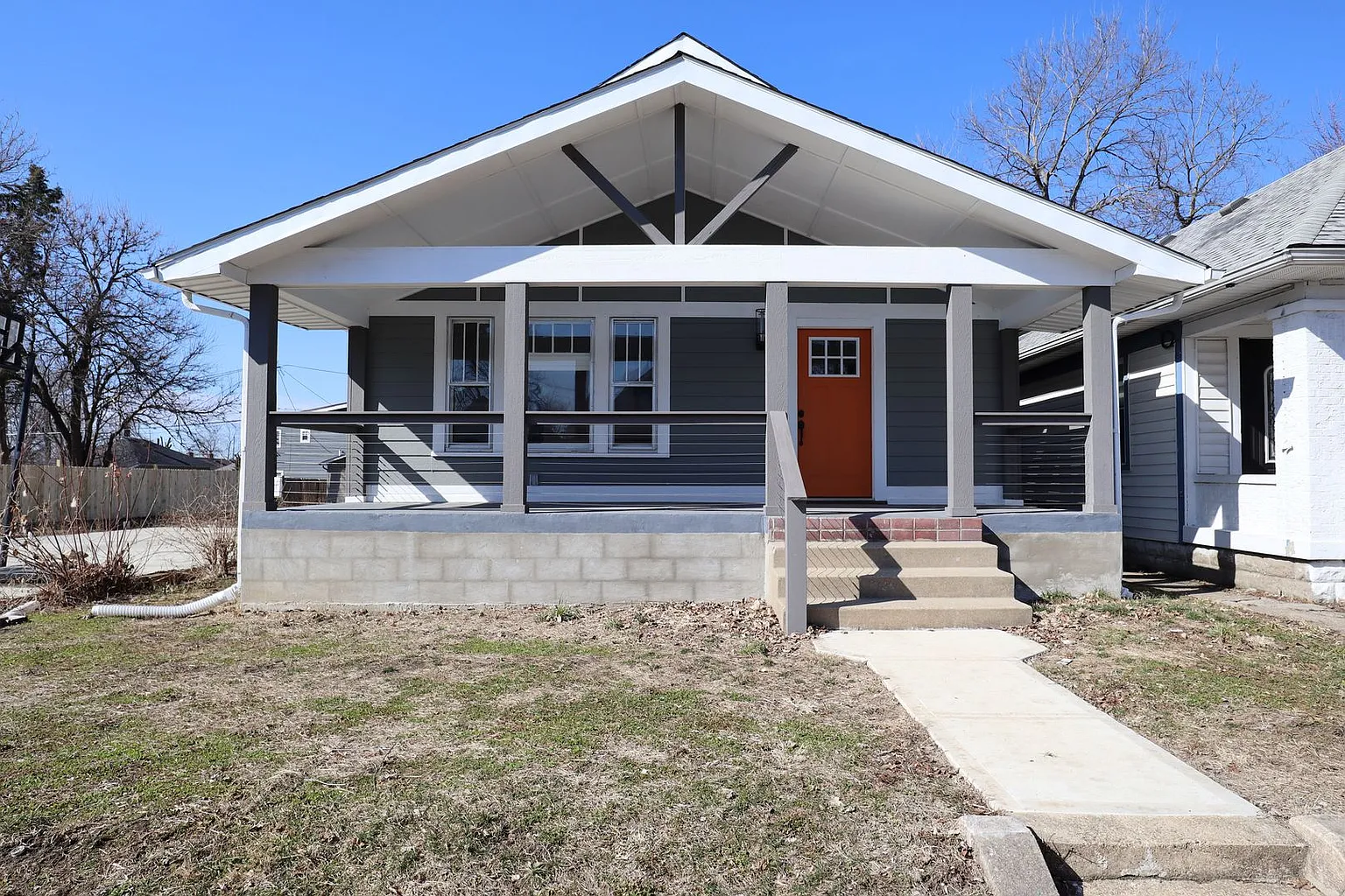 1718 Thaddeus St photo 1