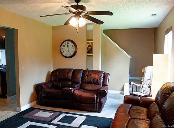 4th image of 11329 Silver Glen Ln
