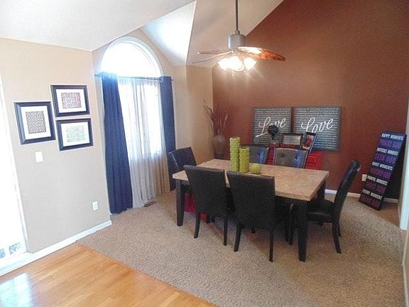 3rd image of 313 NE Dreamweaver Ave
