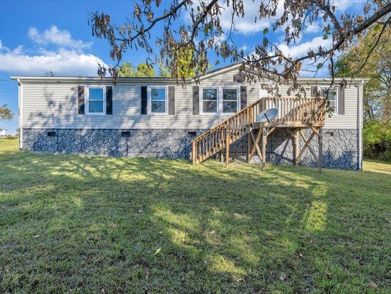 7333 Manns Dr, New River, VA 24129