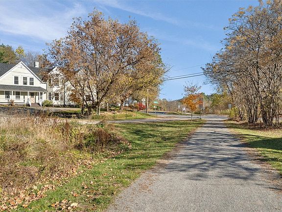 5th image of 11 Slapp Hill Road
