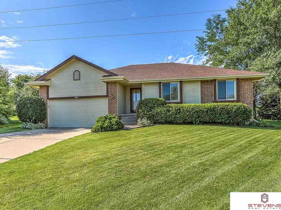 1st image of 2108 N 152nd Cir