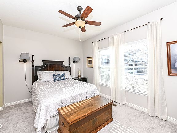 4th image of 502 Elnora Ln