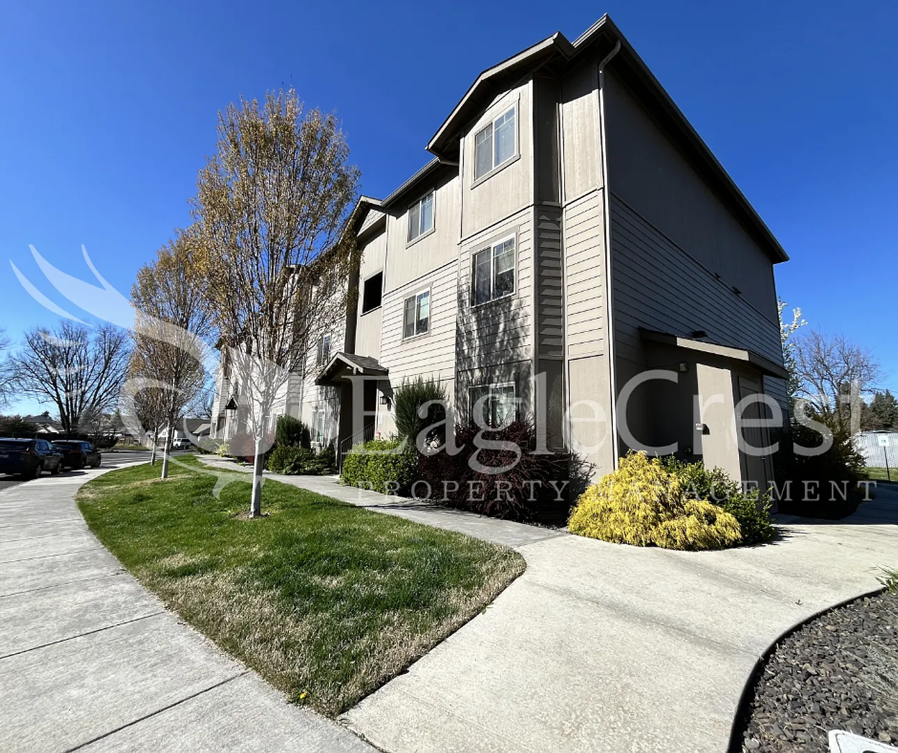 3rd Floor Two Bedroom, One and a Half Bathroom Unit With View — Photo 4