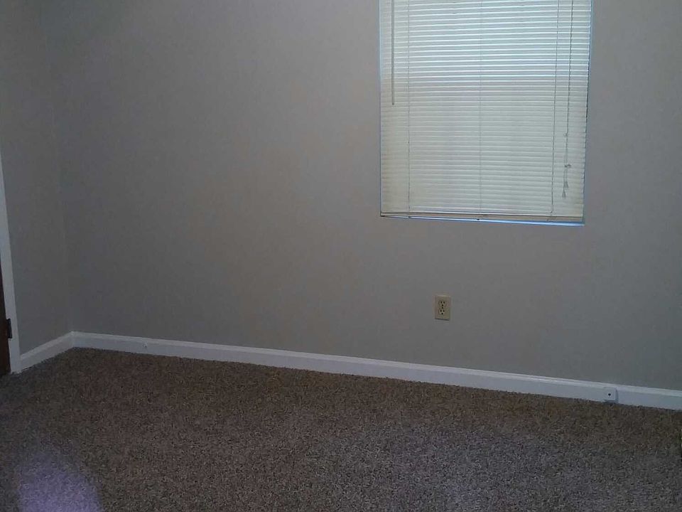 2nd image of 110 Ridgeway Dr APT 2