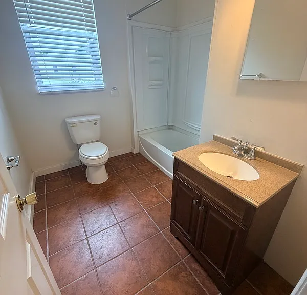 3105 E Marshall St — Photo 8