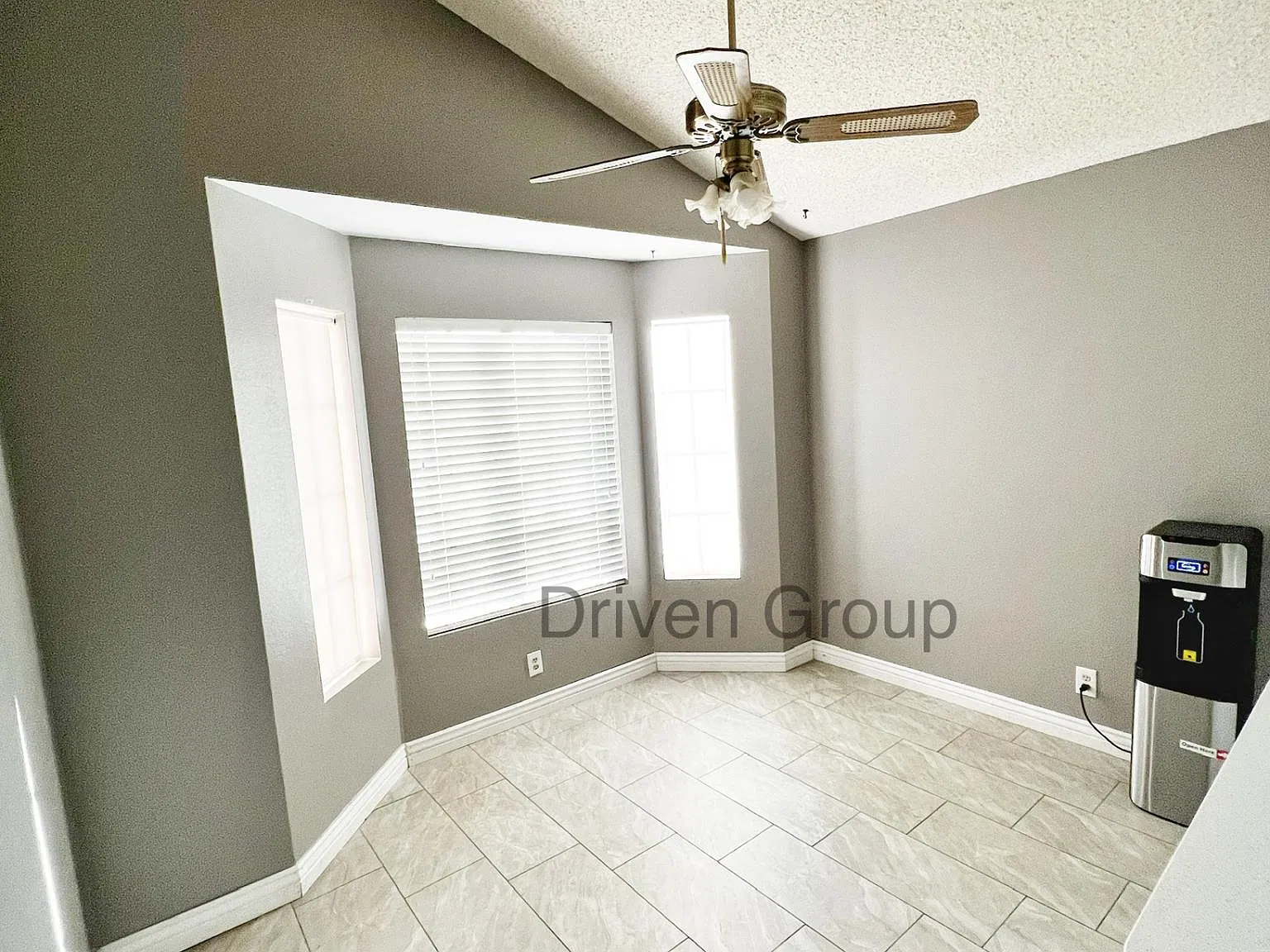 3 bed, 1336 sqft, $2,100 — Photo 4