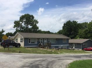 203 W Jackson St APT 4, De Soto, IL 62924