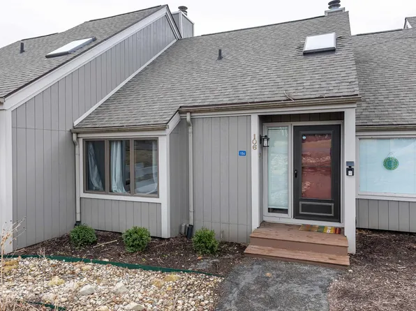 106 Plum Cove Dr, Galena, IL 61036