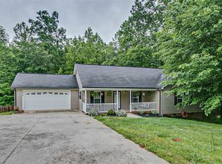 2274 Regency Dr, Randleman, NC 27317