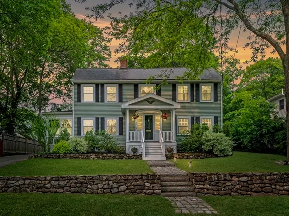 59 Pratt St, Reading, MA 01867