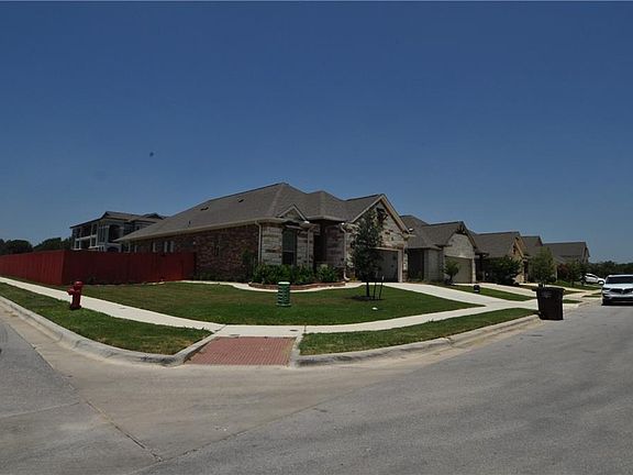 3rd image of 804 Centerra Hills Cir