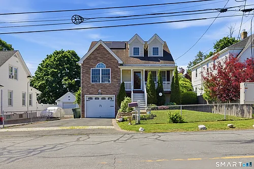 305 Sylvan St Photo 1
