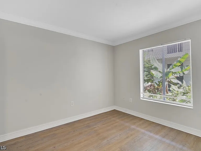 1830 Maravilla Ave #806 — Photo 20