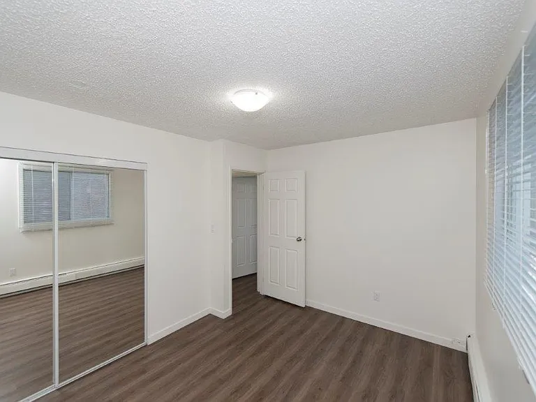 1837 11th Ave SW — Photo 16