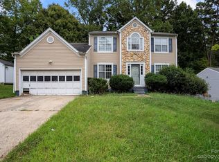 6006 Running Deer Rd, Charlotte, NC 28214