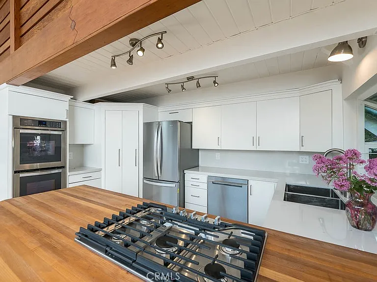 21670 Encina Rd — Photo 22