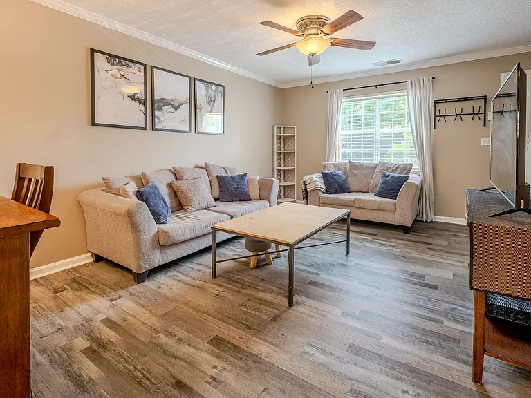 100 Woodstone Dr #18 — Photo 4