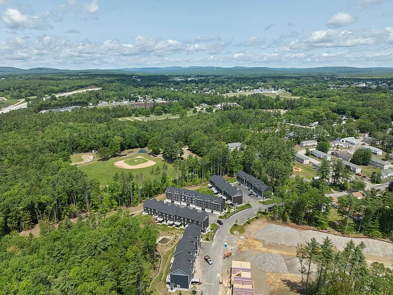 Bayberry Commons- 3 Bedroom 2.5 Bath Townhomes with 2 Car Garage — Photo 134