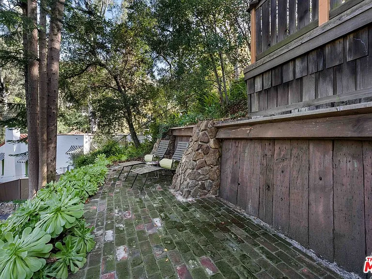 8050 Jovenita Canyon Dr — Photo 35