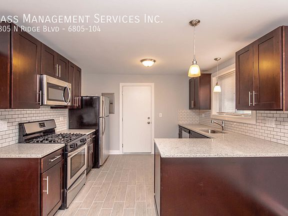 3rd image of 6801 N Ridge Blvd #6805-104