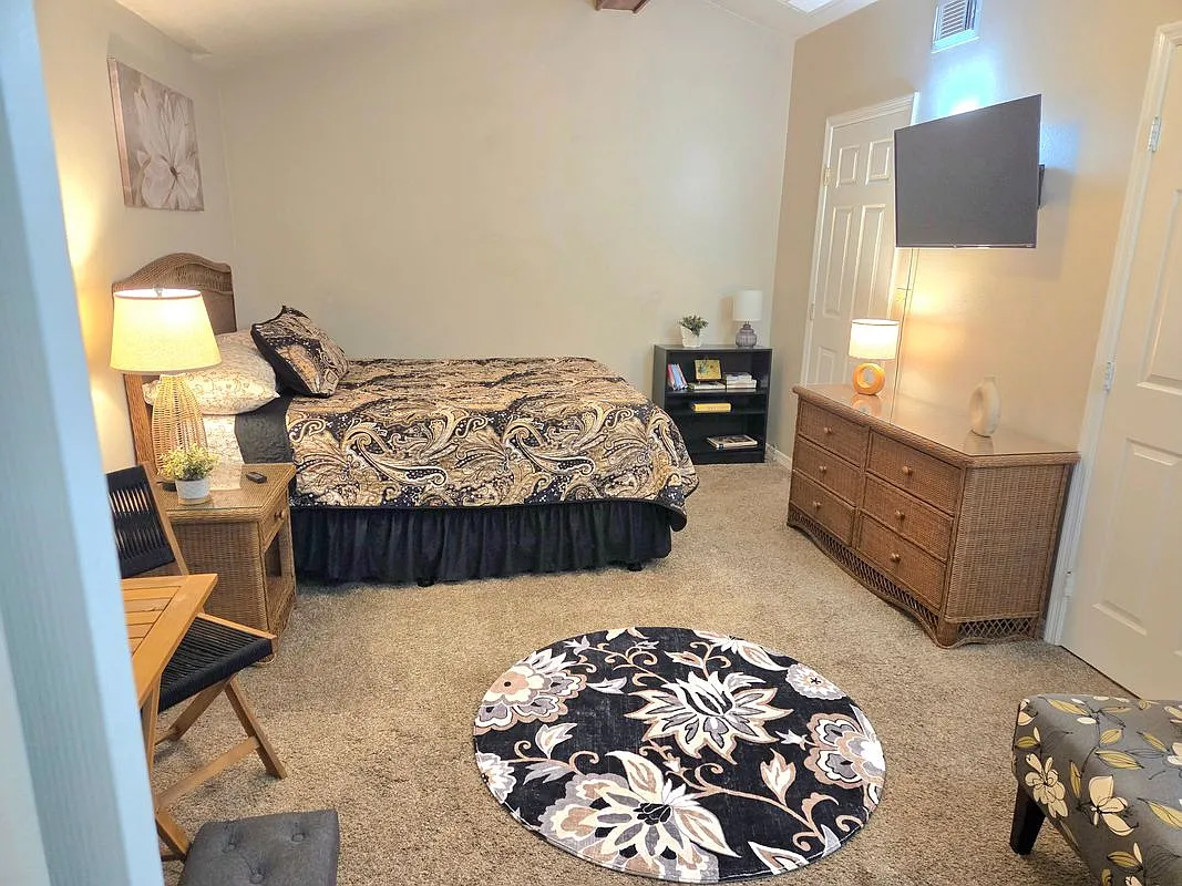 1 bed, 1.0 bath, 280 sqft, $1,150 — Photo 2