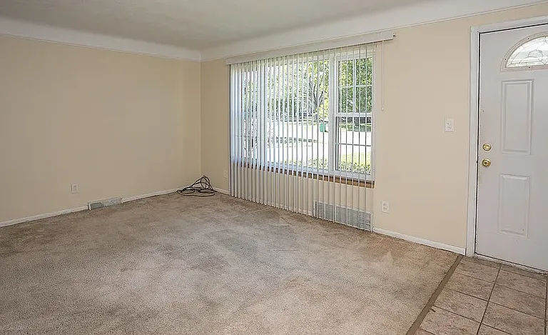 5617 Kenton Ave — Photo 10