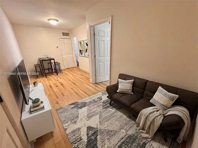 1526 Pennsylvania Ave #17 — Photo 3