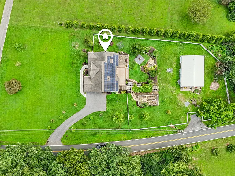 1097 Underwood Rd — Photo 72