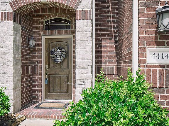 5th image of 4414 Meadow Way Dr