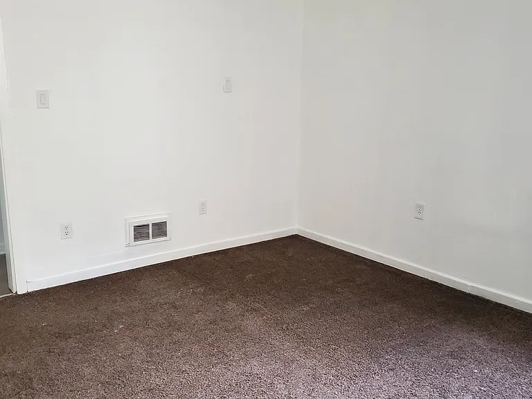 243 Watson Blvd #2 — Photo 9
