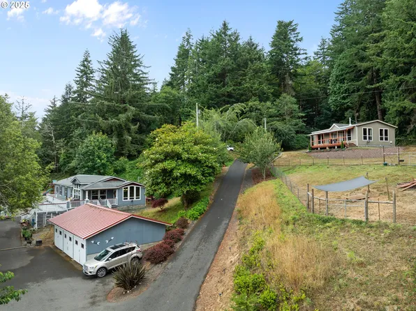 90807 N Bank Ln, Coquille, OR 97423
