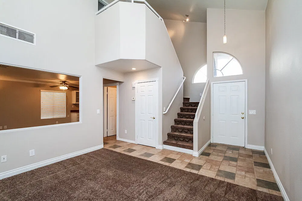 4 bed, 3.0 bath, 1559 sqft, $2,220 — Photo 4