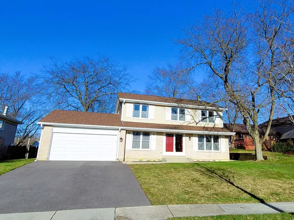 816 Woodbine Cir, Lake Zurich, IL 60047