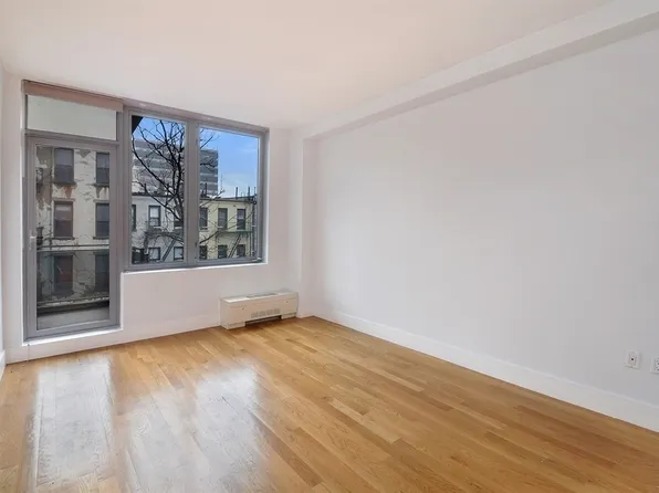 117 West 123rd Street 4B image 2 of 10