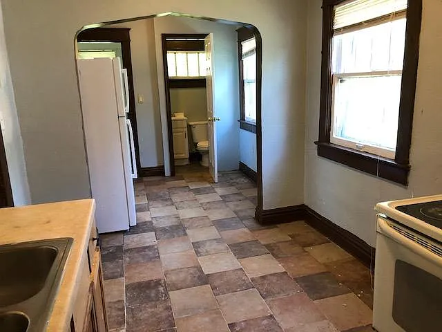 4920 College Ave — Photo 6
