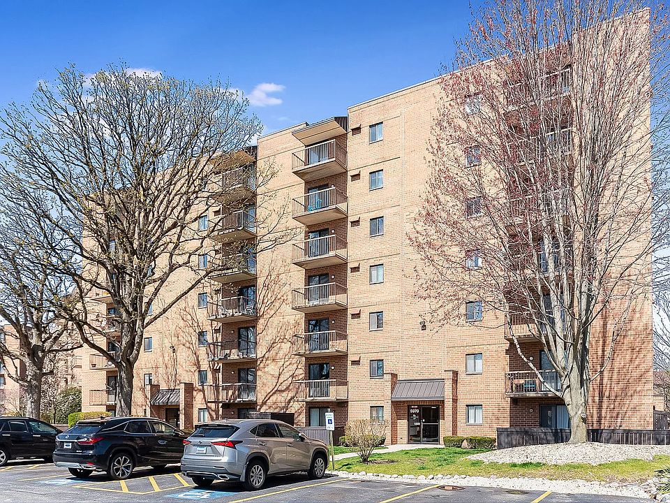 1st image of 6040 Lake Bluff Dr Unit 402