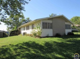 1713 SW Clearview Ln, Topeka, KS 66619