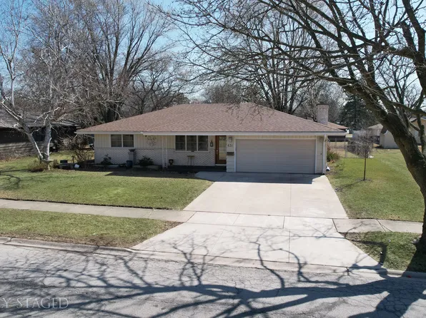 631 N Constitution Dr, Aurora, IL 60506