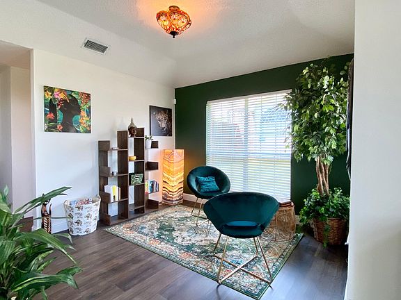 3rd image of 7133 Goldenrod Dr